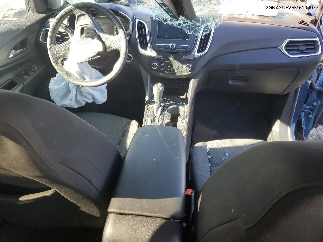 2GNAXUEV5M6104077 2021 Chevrolet Equinox Lt