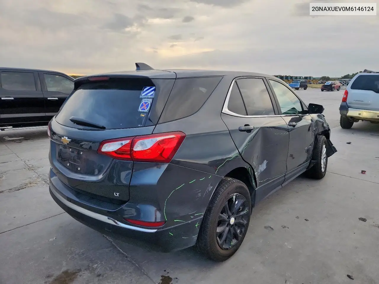 2GNAXUEV0M6146124 2021 Chevrolet Equinox Lt