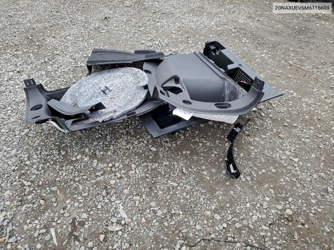 2GNAXUEV6M6116609 2021 Chevrolet Equinox Lt