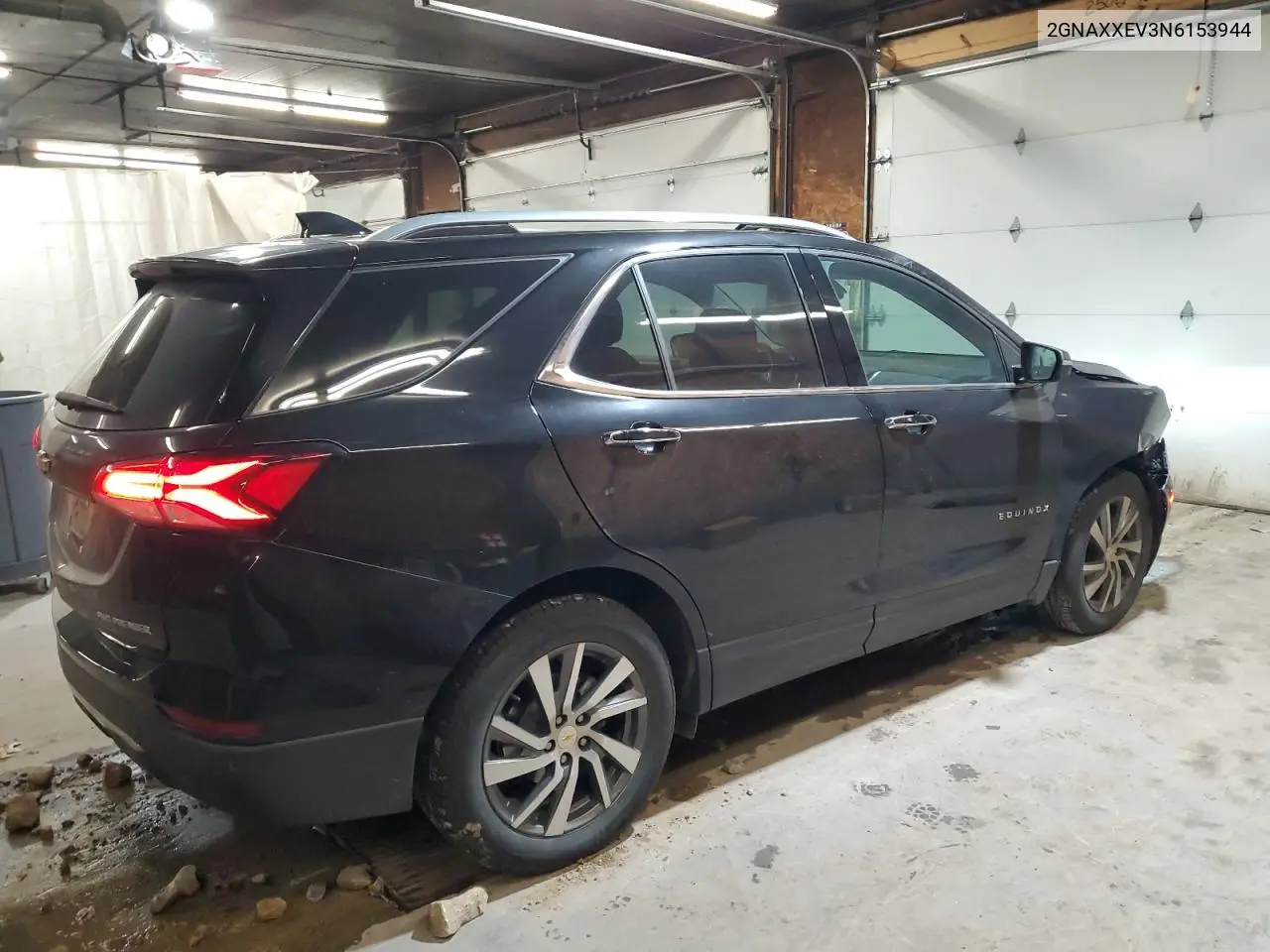 2GNAXXEV3N6153944 2022 Chevrolet Equinox Premier