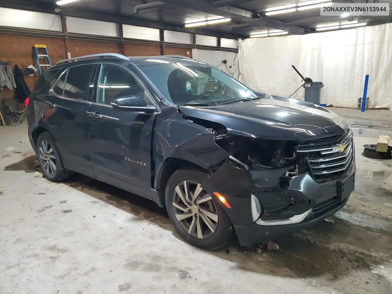 2GNAXXEV3N6153944 2022 Chevrolet Equinox Premier