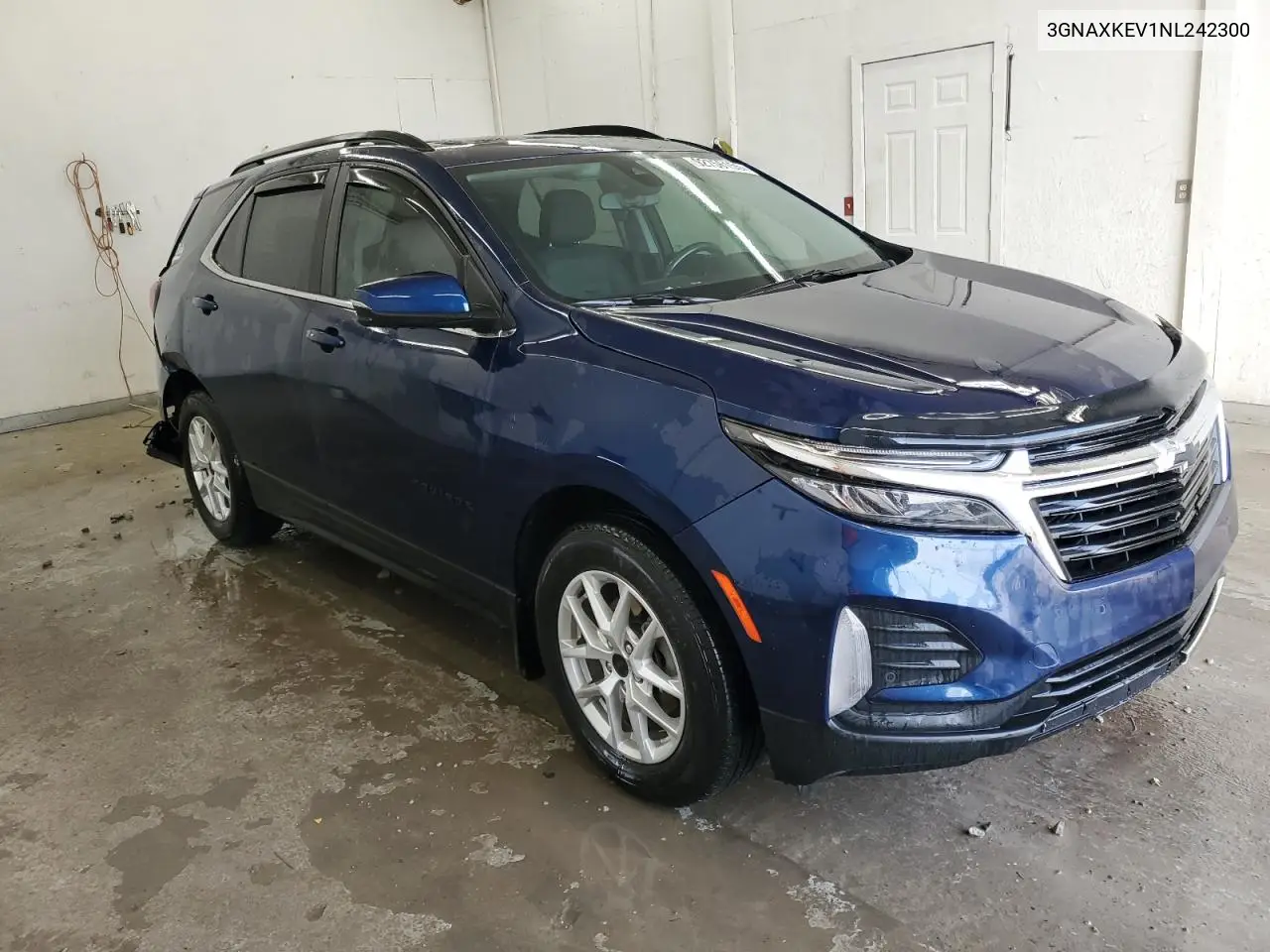 3GNAXKEV1NL242300 2022 Chevrolet Equinox Lt