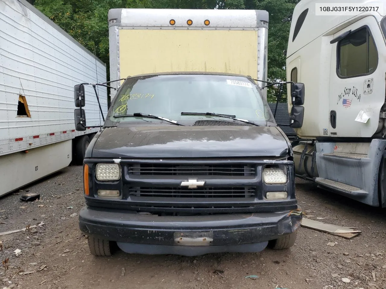 1GBJG31F5Y1220717 2000 Chevrolet Express G3500