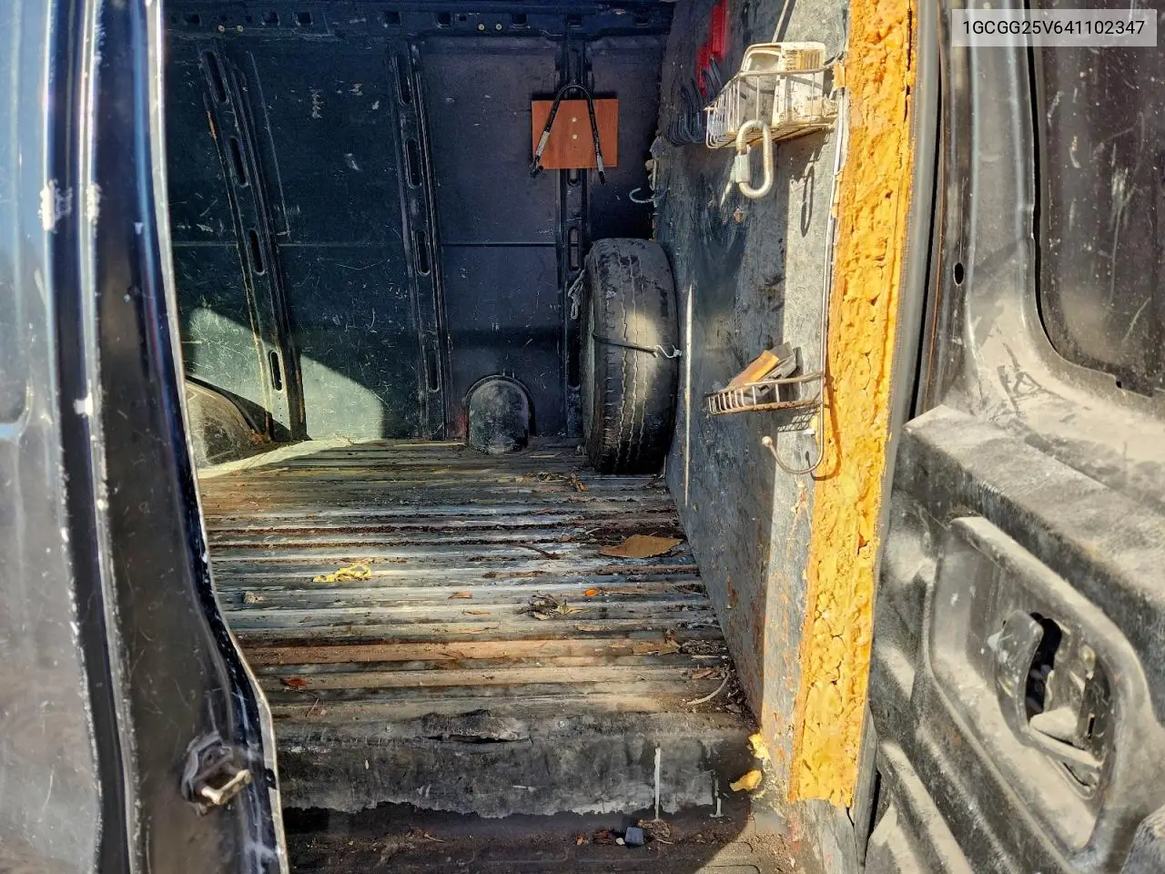 1GCGG25V641102347 2004 Chevrolet Express G2500