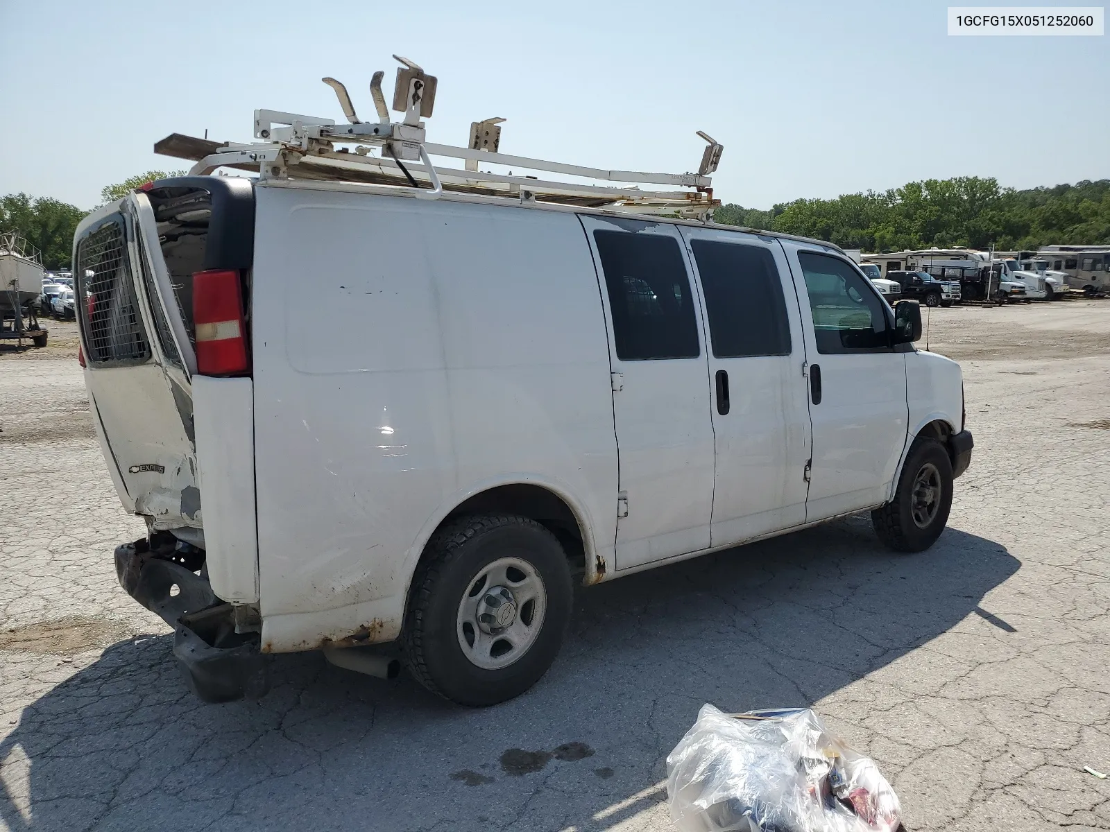 2005 Chevrolet Express G1500 VIN: 1GCFG15X051252060 Lot: 65612564