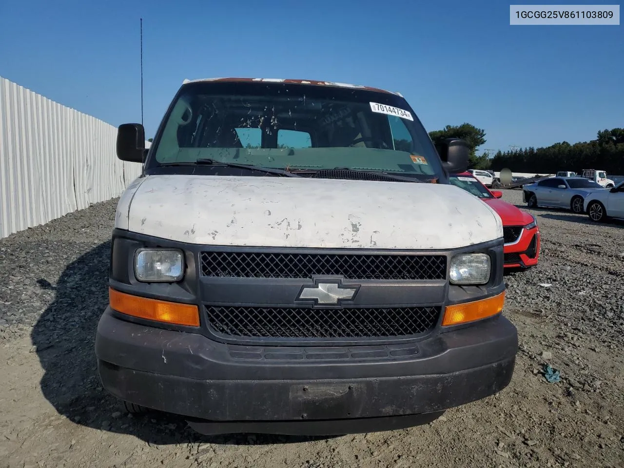 2006 Chevrolet Express G2500 VIN: 1GCGG25V861103809 Lot: 70144734