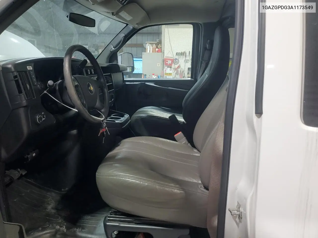 1GAZGPDG3A1173549 2010 Chevrolet Express G2500 Ls