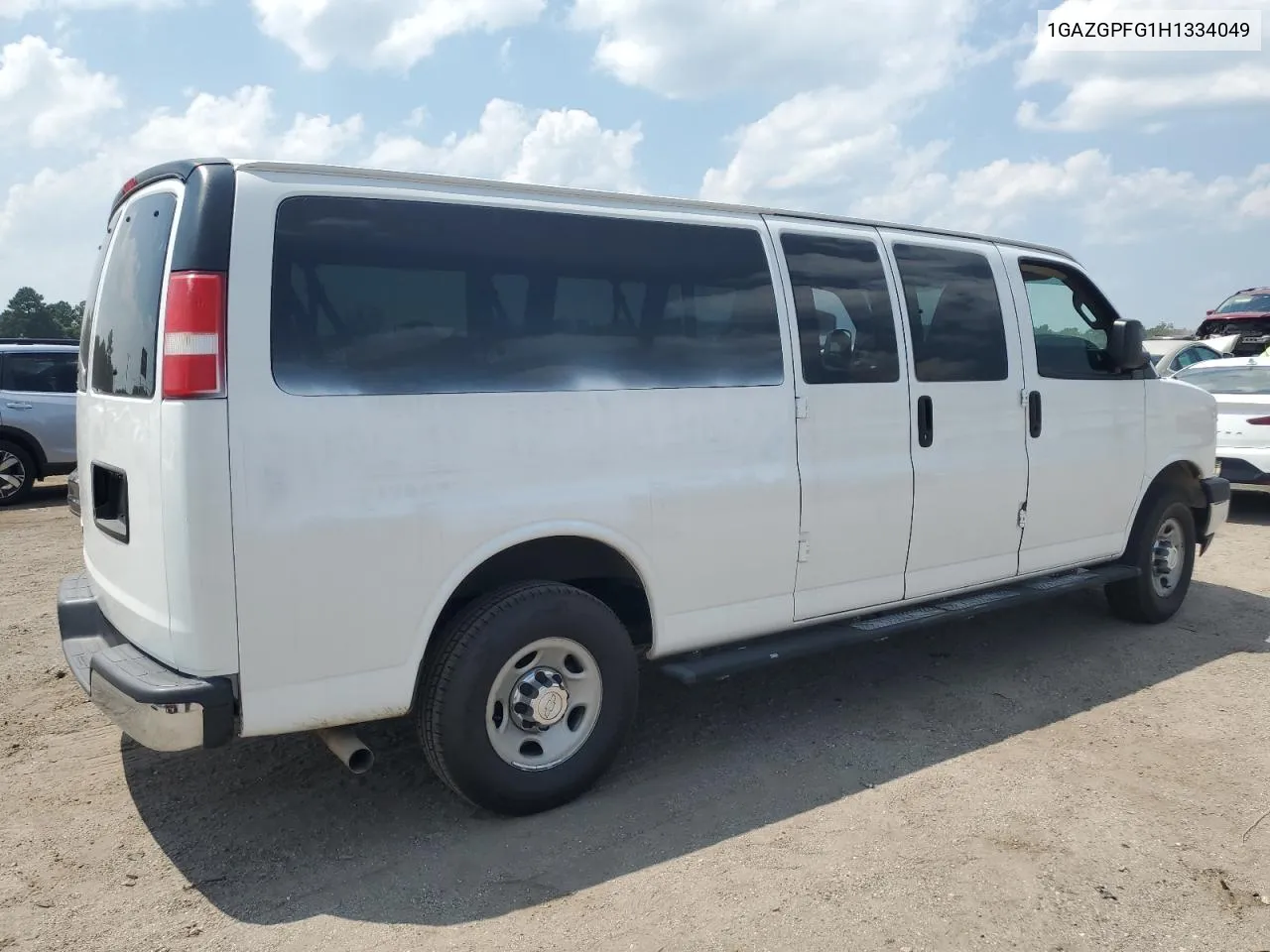 1GAZGPFG1H1334049 2017 Chevrolet Express G3500 Lt