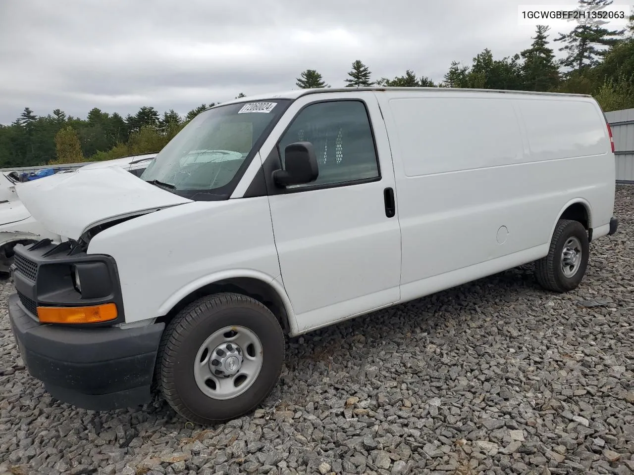 1GCWGBFF2H1352063 2017 Chevrolet Express G2500