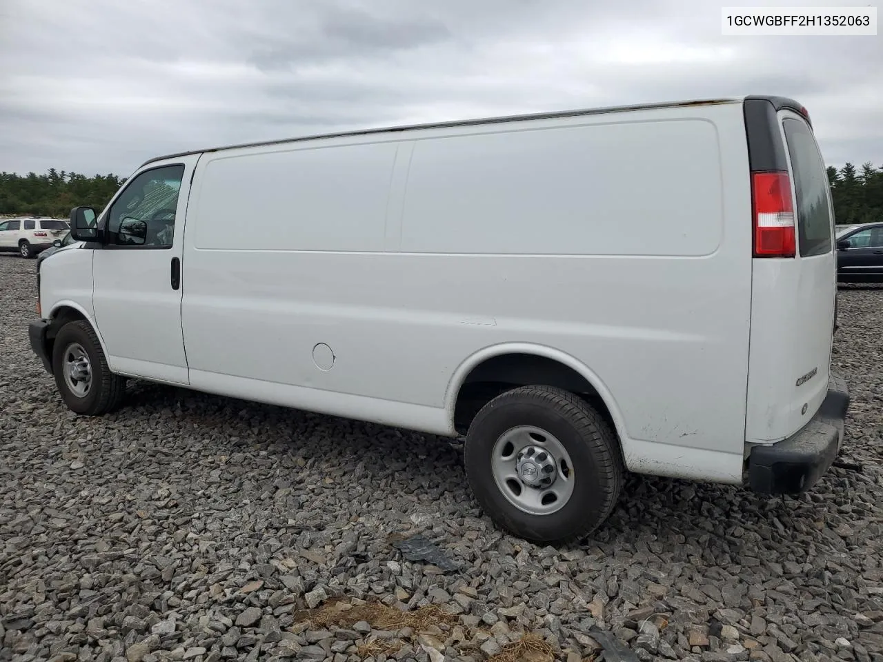 2017 Chevrolet Express G2500 VIN: 1GCWGBFF2H1352063 Lot: 72060024