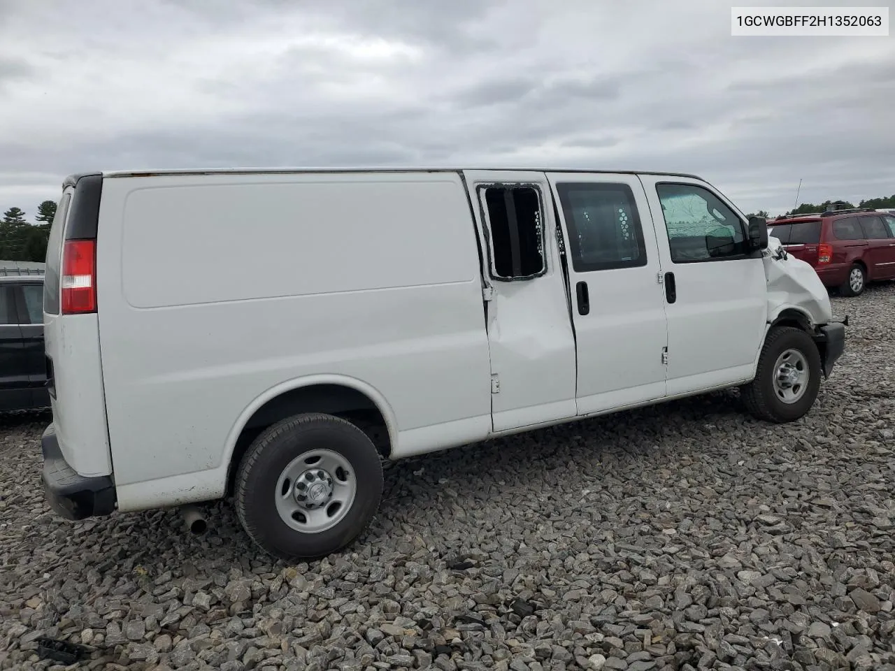 1GCWGBFF2H1352063 2017 Chevrolet Express G2500