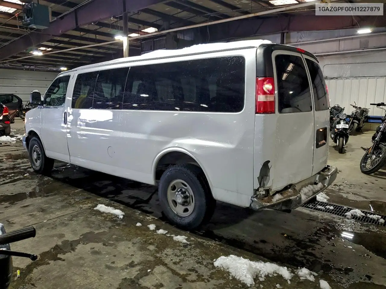 1GAZGPFG0H1227879 2017 Chevrolet Express G3500 Lt