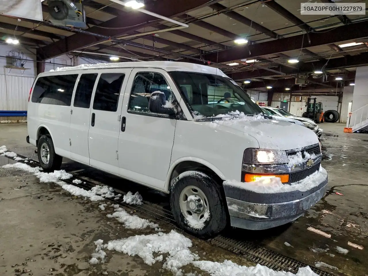 1GAZGPFG0H1227879 2017 Chevrolet Express G3500 Lt