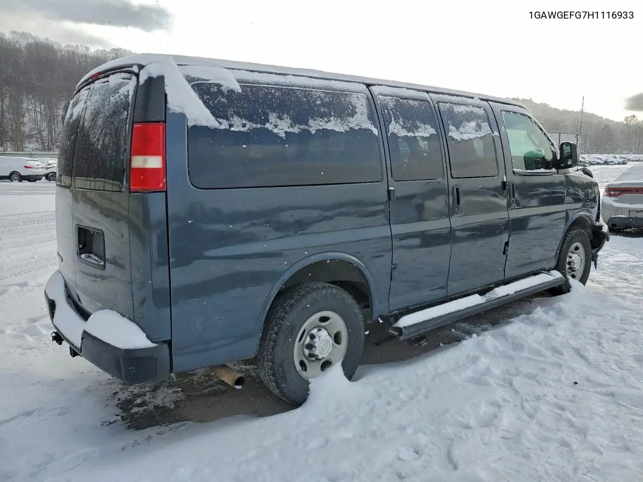 1GAWGEFG7H1116933 2017 Chevrolet Express G2500 Ls