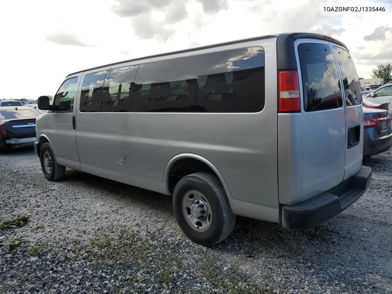 1GAZGNFG2J1335446 2018 Chevrolet Express G3500 Ls