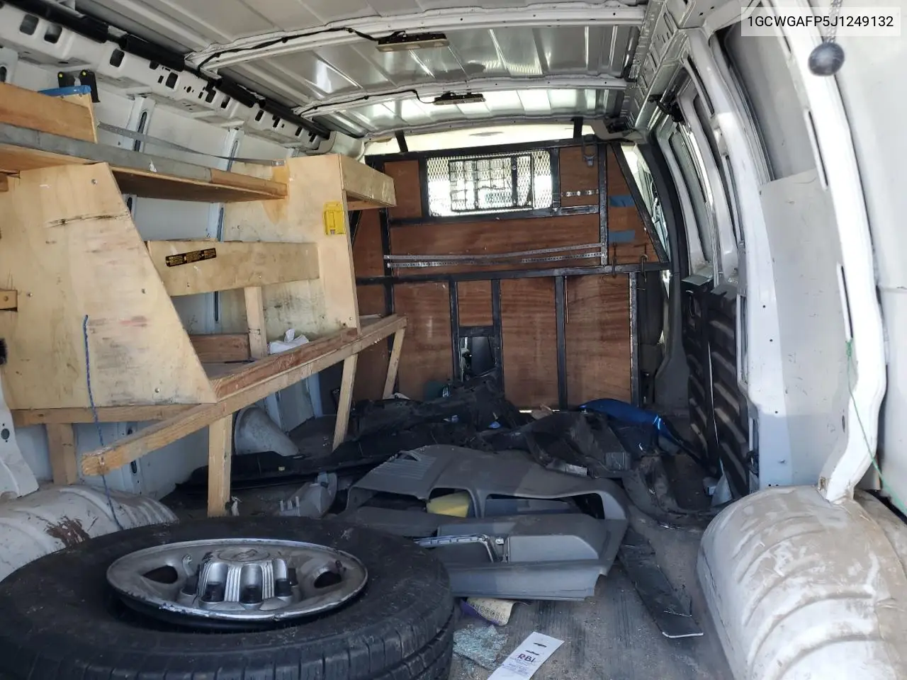 1GCWGAFP5J1249132 2018 Chevrolet Express G2500