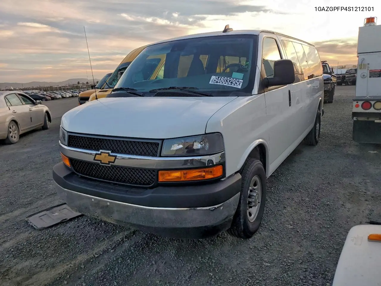 1GAZGPFP4S1212101 2025 Chevrolet Express G3500 Lt