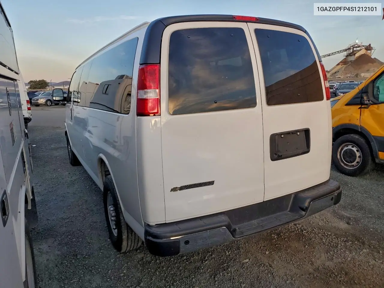 1GAZGPFP4S1212101 2025 Chevrolet Express G3500 Lt