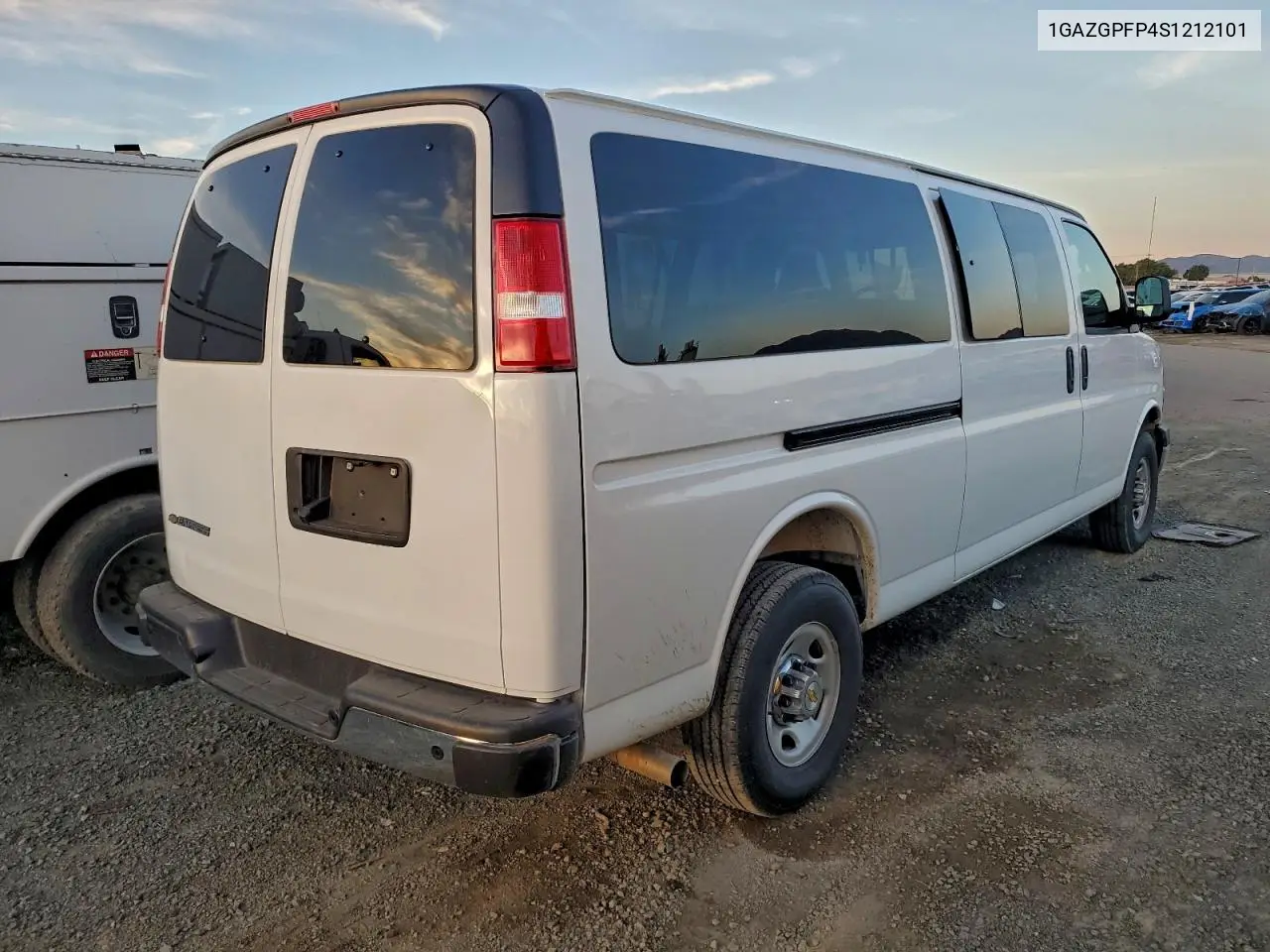1GAZGPFP4S1212101 2025 Chevrolet Express G3500 Lt