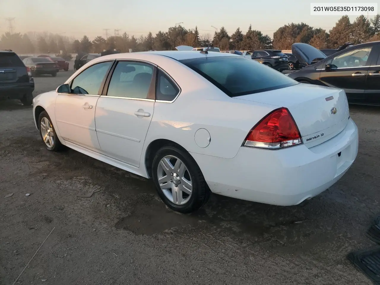 2G1WG5E35D1173098 2013 Chevrolet Impala Lt