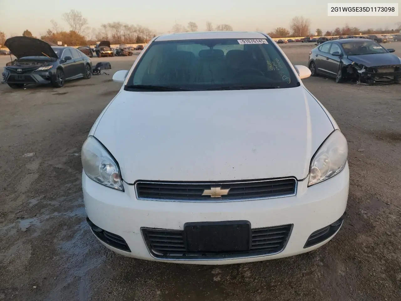 2G1WG5E35D1173098 2013 Chevrolet Impala Lt