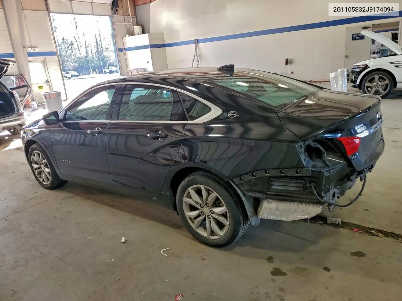 2G1105S32J9174094 2018 Chevrolet Impala Lt