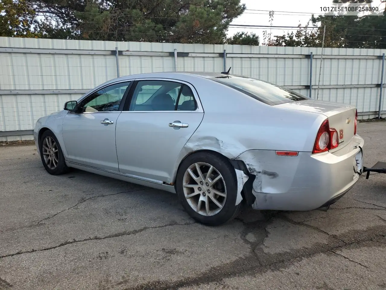 1G1ZE5E10BF258390 2011 Chevrolet Malibu Ltz