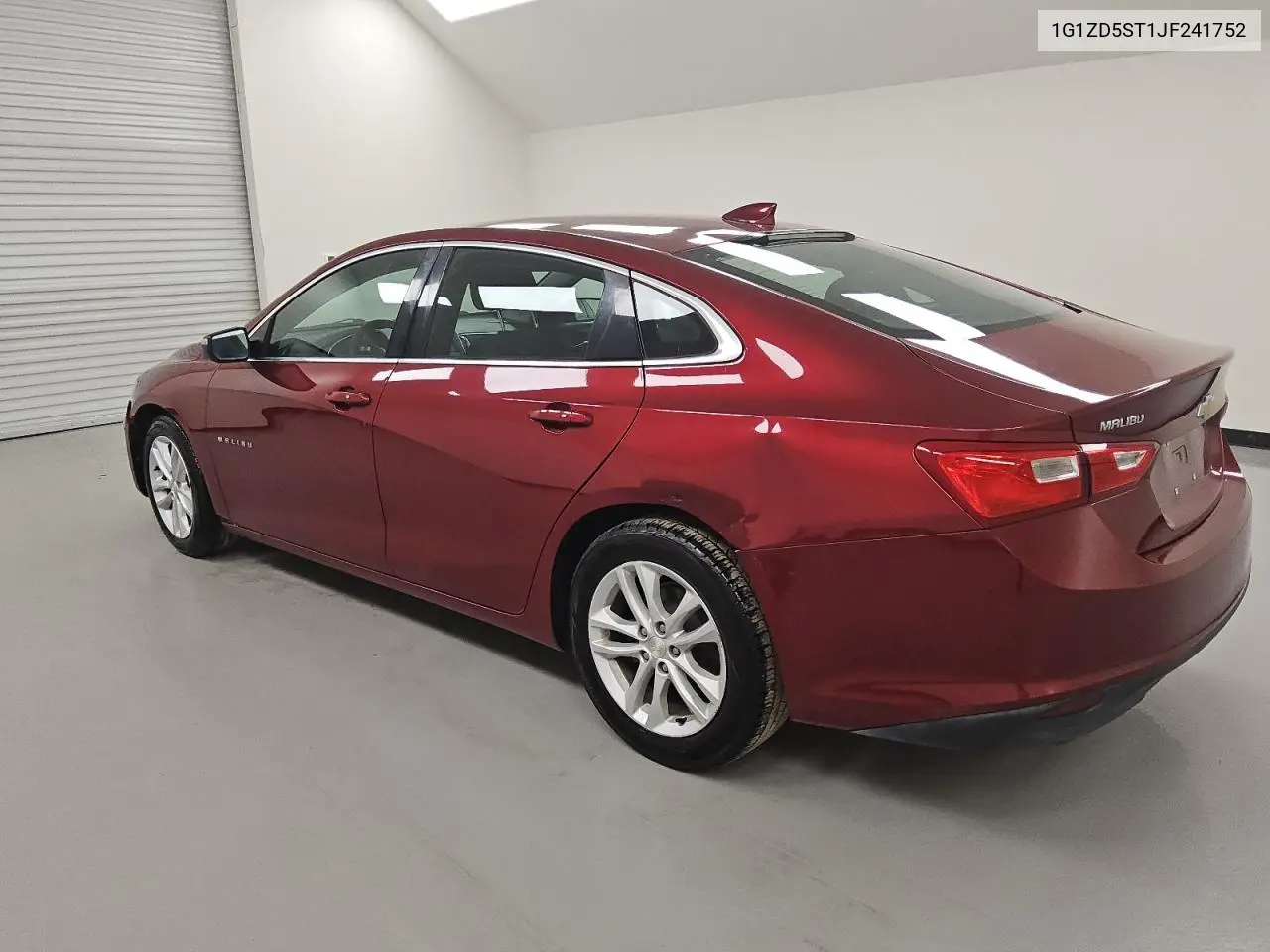 1G1ZD5ST1JF241752 2018 Chevrolet Malibu Lt