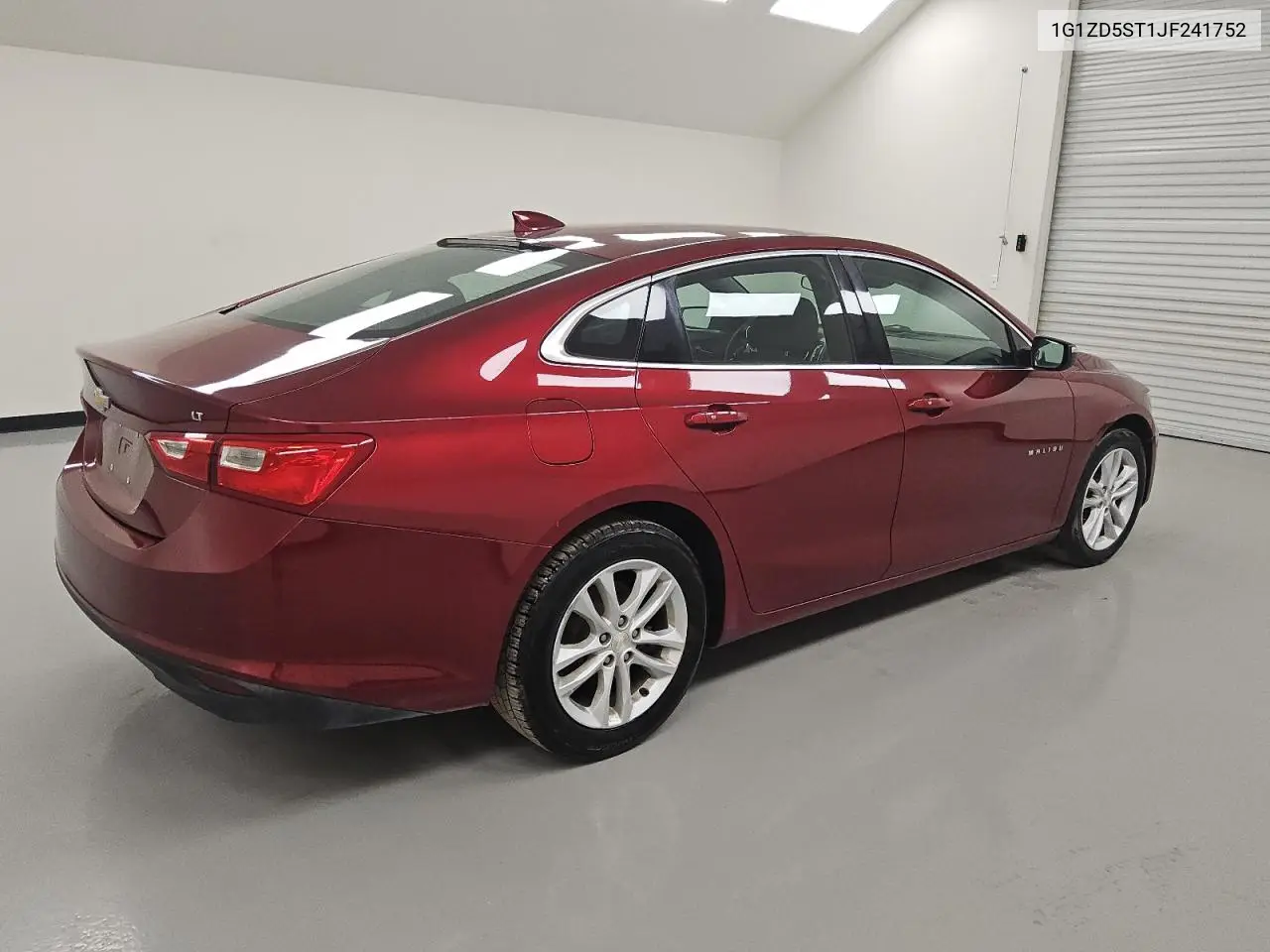 1G1ZD5ST1JF241752 2018 Chevrolet Malibu Lt