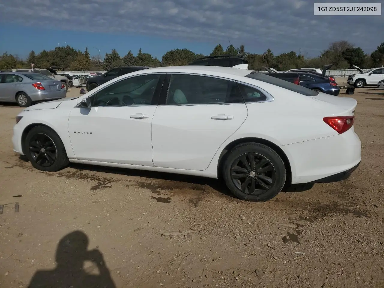 1G1ZD5ST2JF242098 2018 Chevrolet Malibu Lt