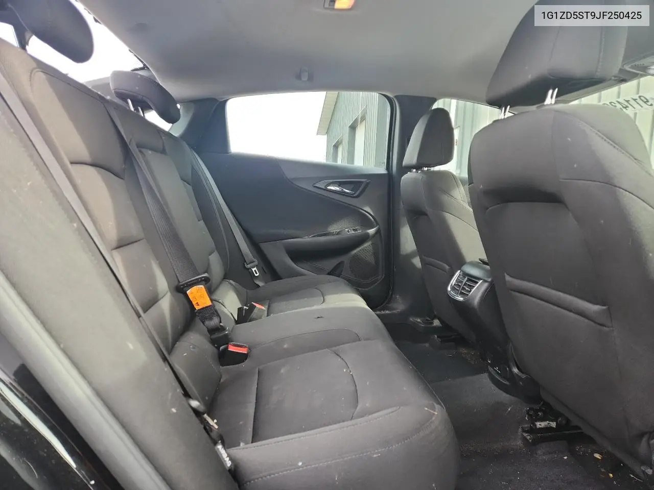 1G1ZD5ST9JF250425 2018 Chevrolet Malibu Lt