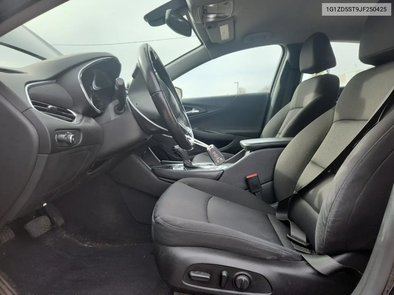 1G1ZD5ST9JF250425 2018 Chevrolet Malibu Lt
