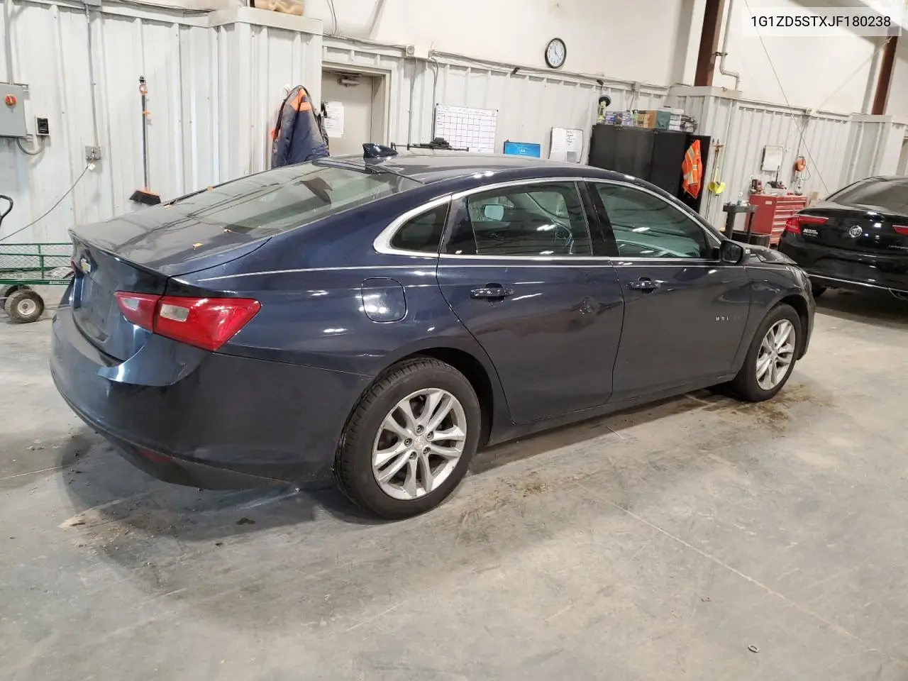 1G1ZD5STXJF180238 2018 Chevrolet Malibu Lt
