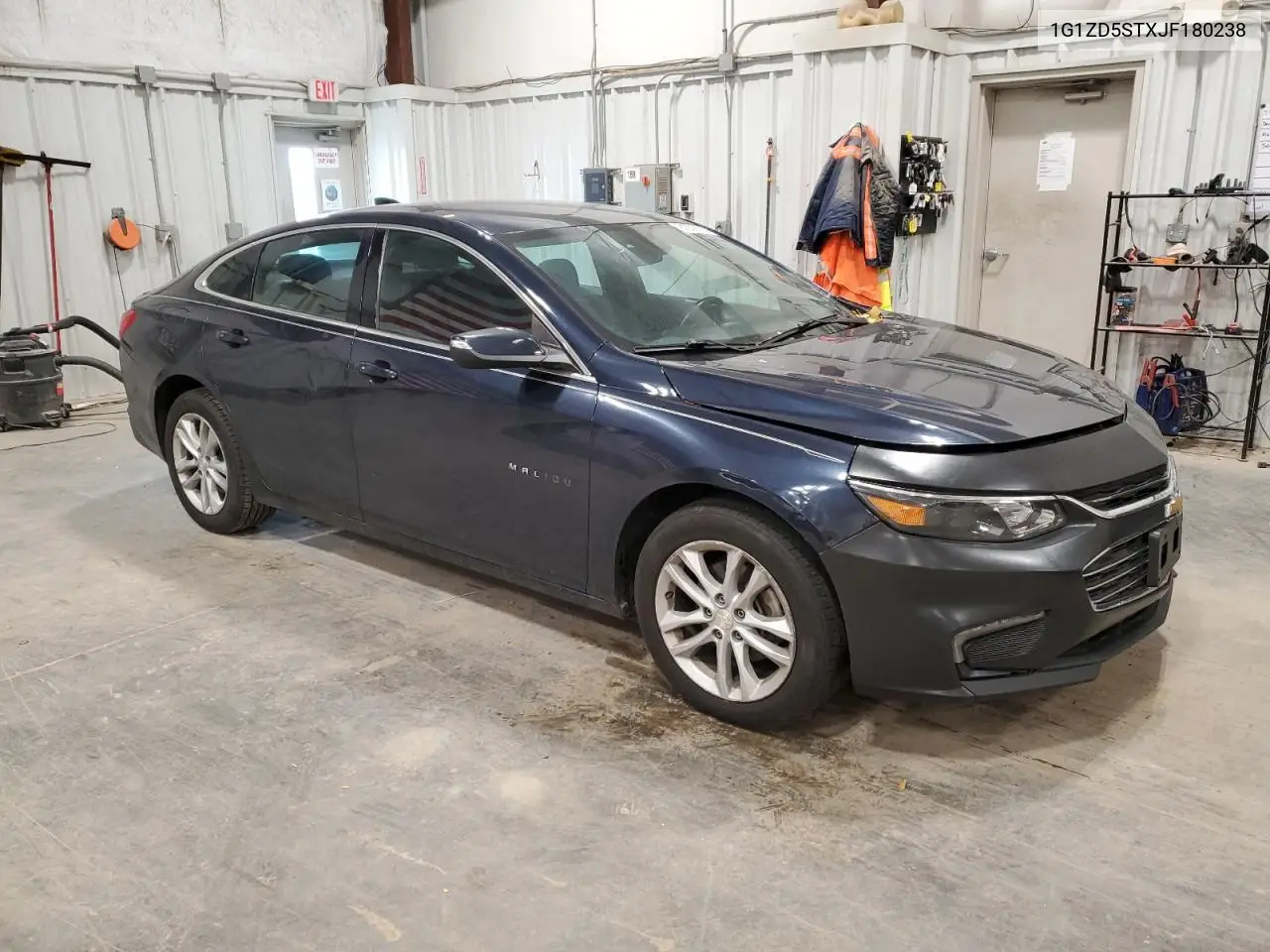 1G1ZD5STXJF180238 2018 Chevrolet Malibu Lt