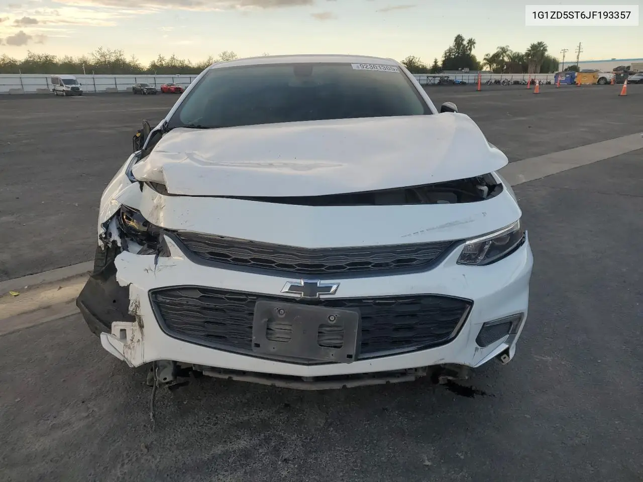 1G1ZD5ST6JF193357 2018 Chevrolet Malibu Lt