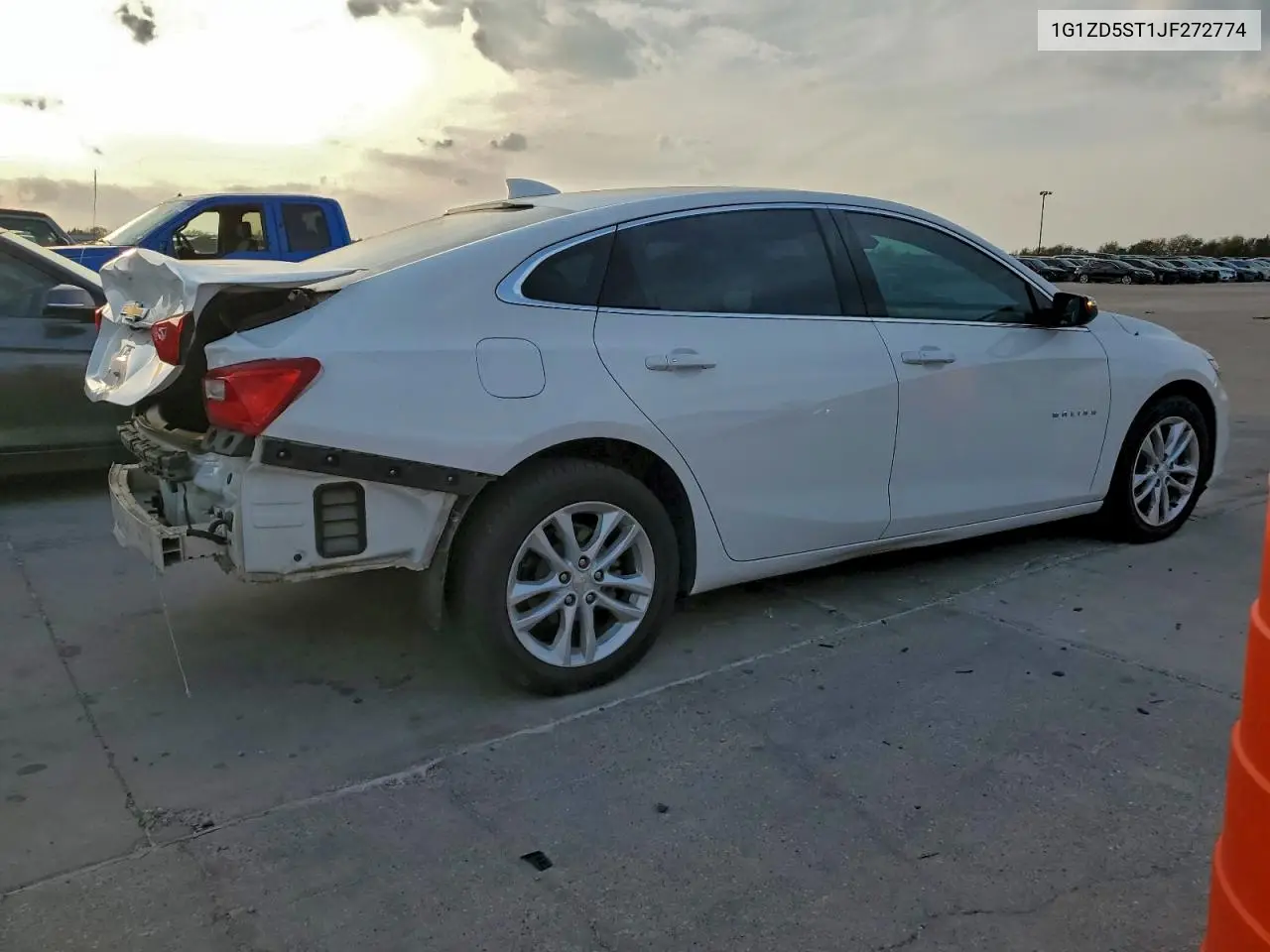 1G1ZD5ST1JF272774 2018 Chevrolet Malibu Lt