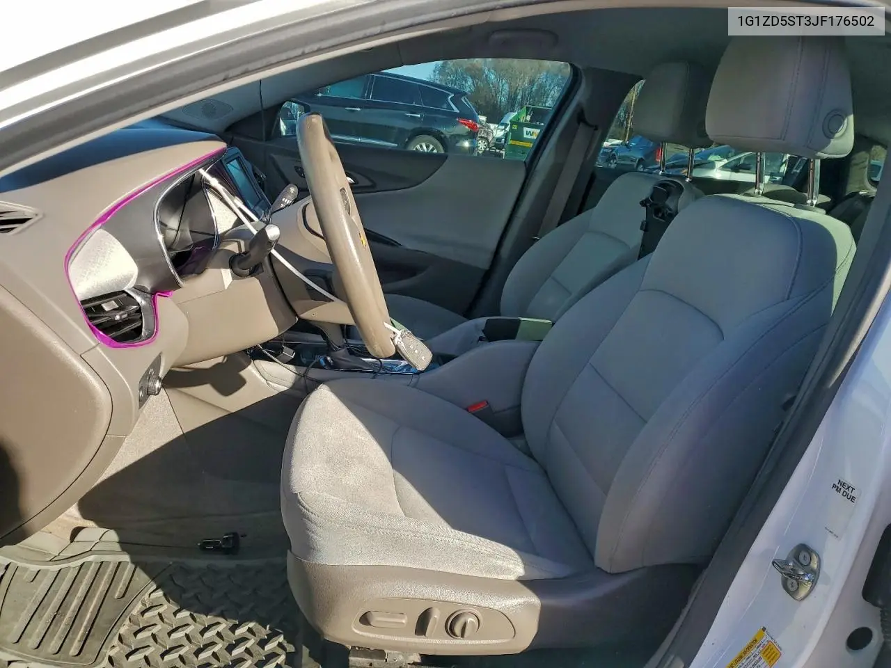 1G1ZD5ST3JF176502 2018 Chevrolet Malibu Lt