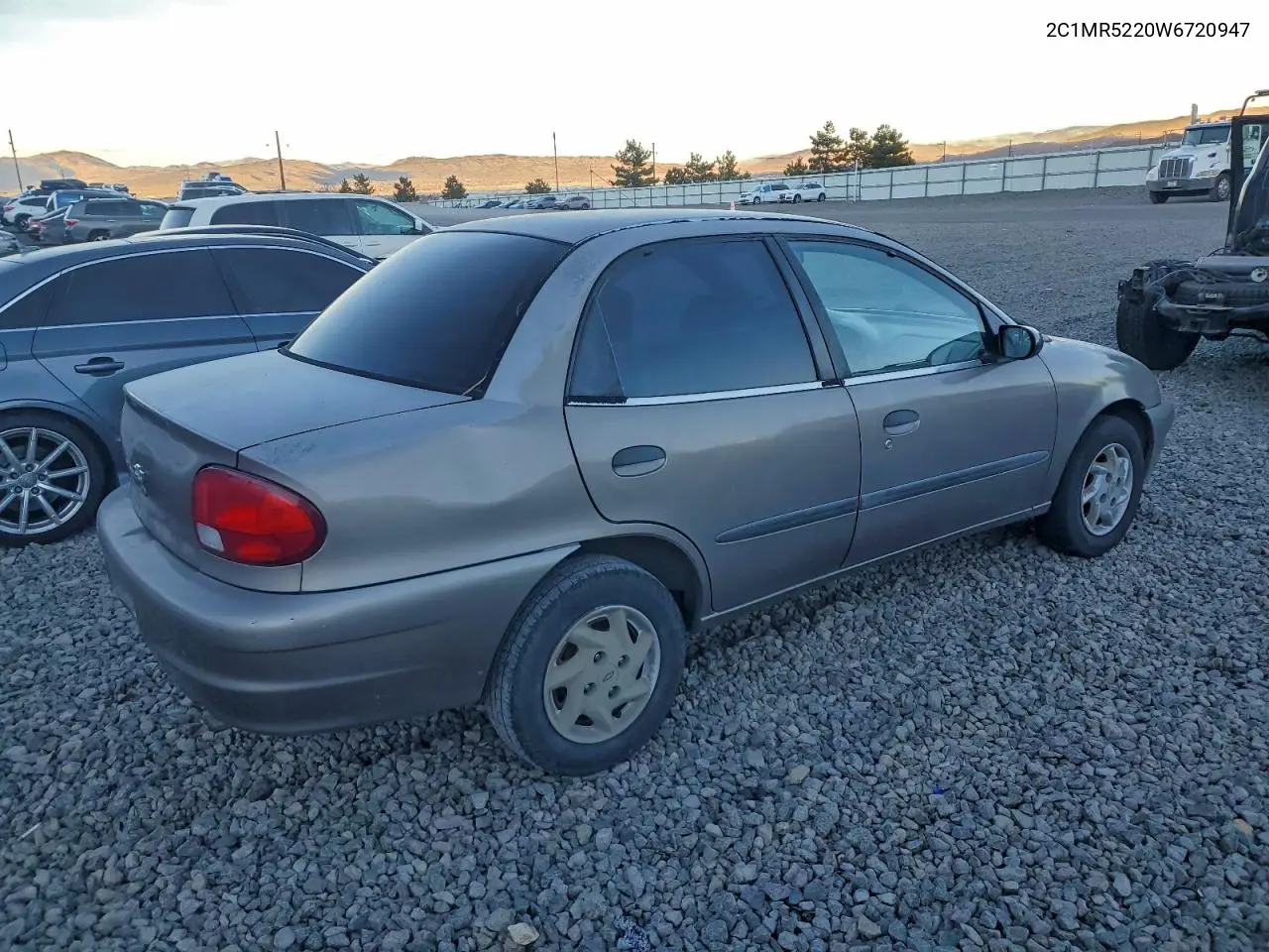2C1MR5220W6720947 1998 Chevrolet Metro Lsi