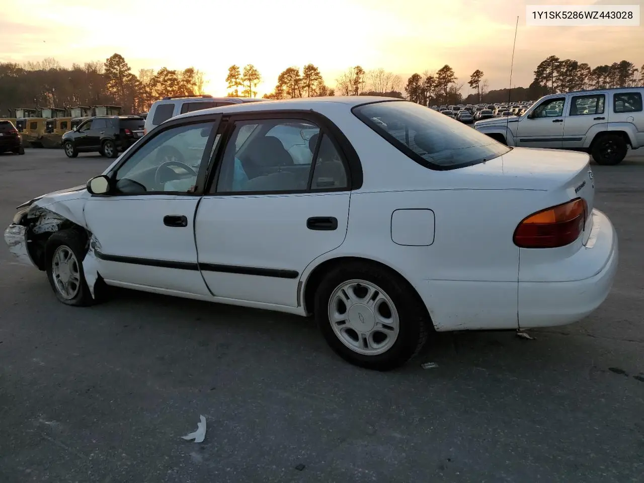 1Y1SK5286WZ443028 1998 Chevrolet Geo Prizm Base