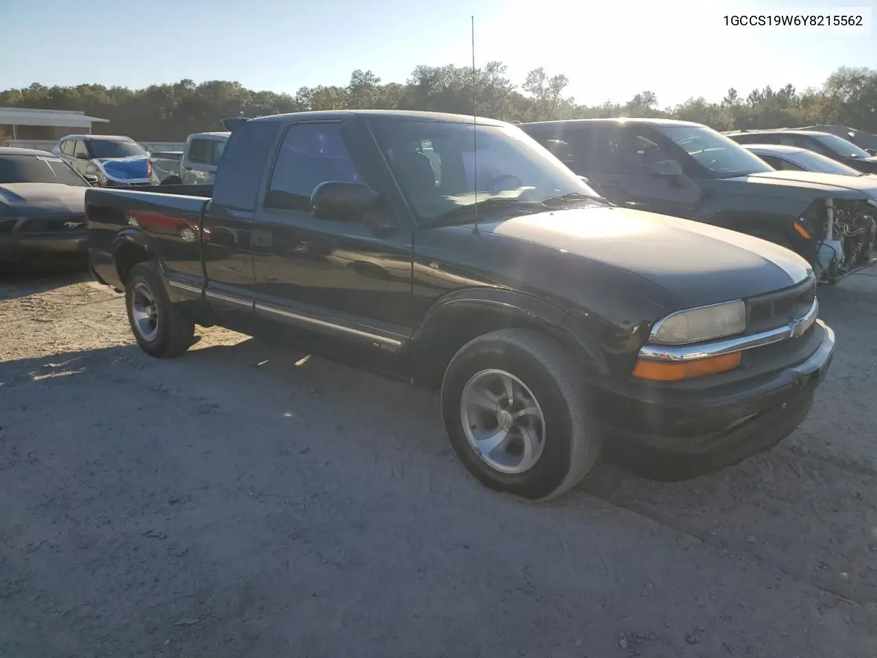 1GCCS19W6Y8215562 2000 Chevrolet S Truck S10