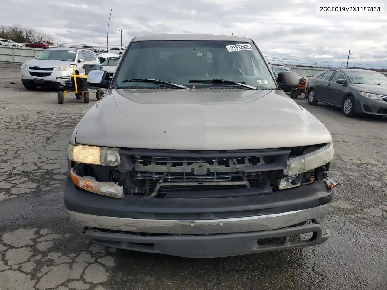 2GCEC19V2X1187838 1999 Chevrolet Silverado C1500