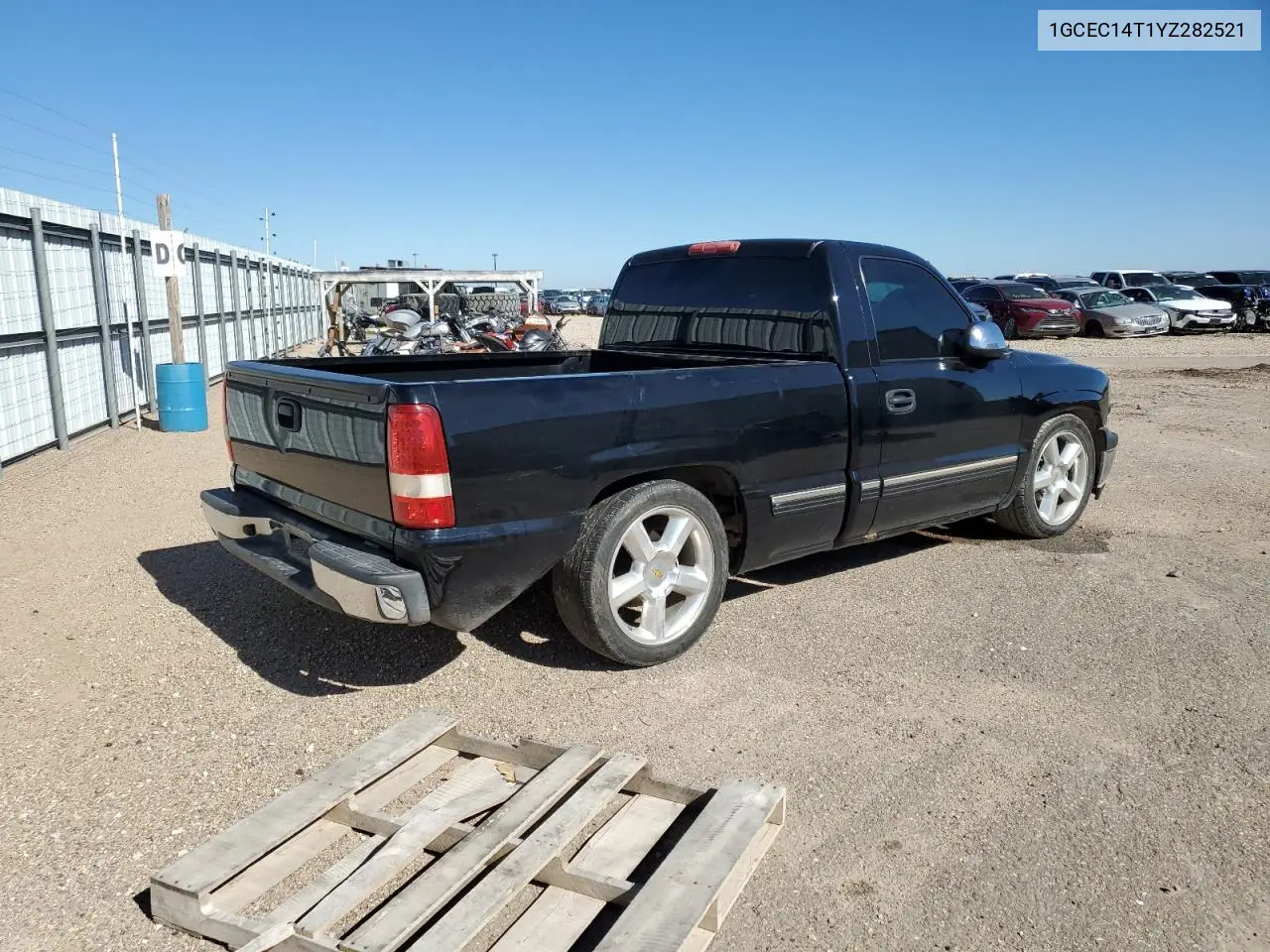 1GCEC14T1YZ282521 2000 Chevrolet Silverado C1500