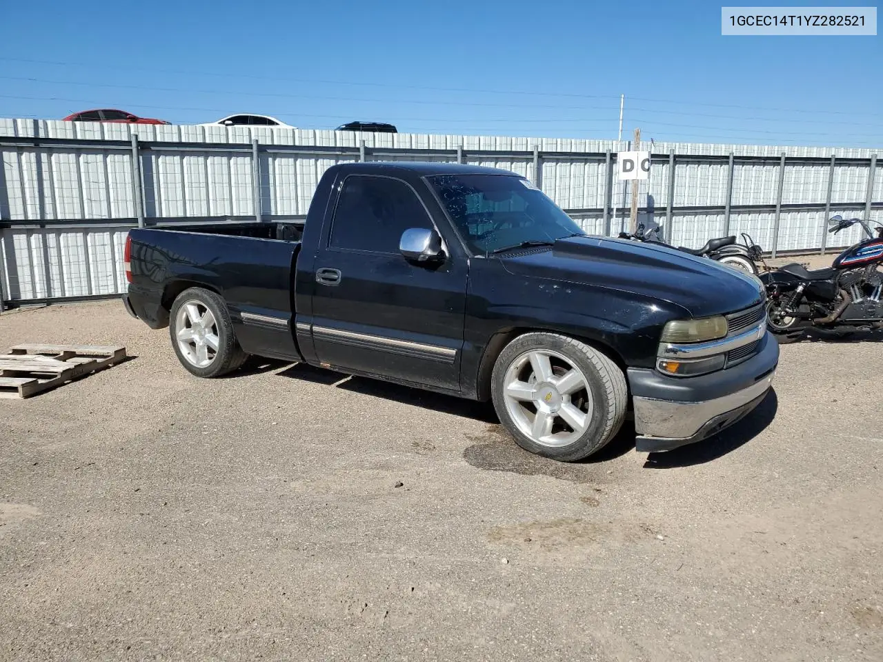 1GCEC14T1YZ282521 2000 Chevrolet Silverado C1500