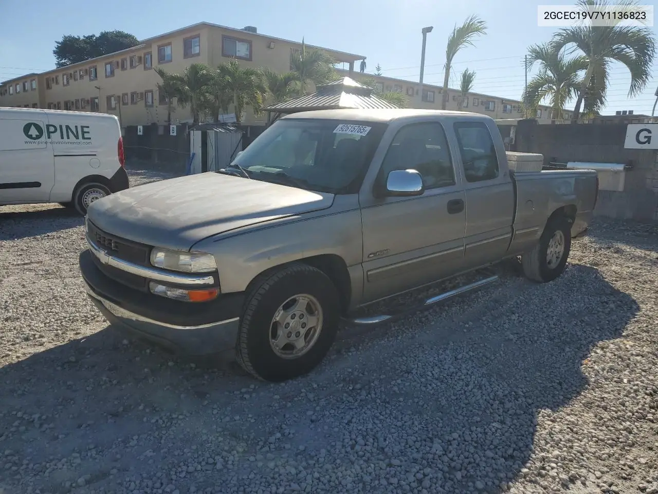 2GCEC19V7Y1136823 2000 Chevrolet Silverado C1500