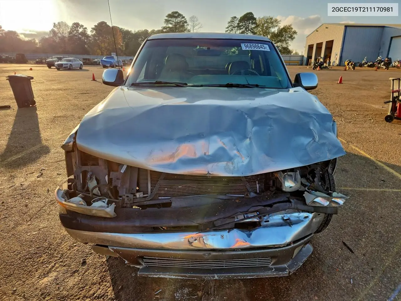 2GCEC19T211170981 2001 Chevrolet Silverado C1500
