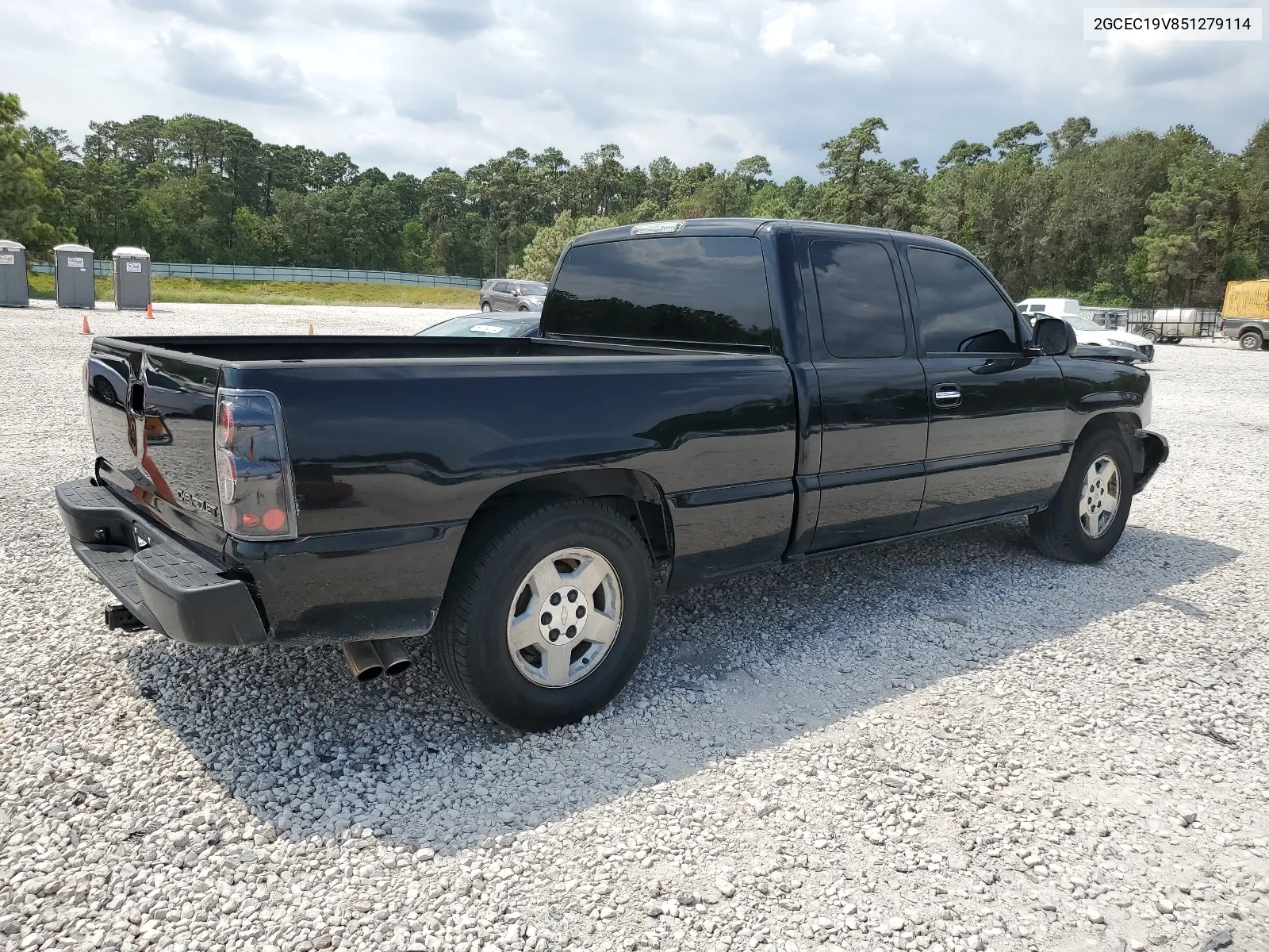 2005 Chevrolet Silverado C1500 VIN: 2GCEC19V851279114 Lot: 68869414