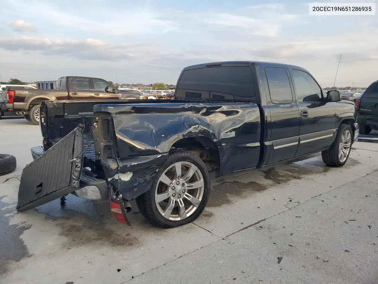 2GCEC19N651286935 2005 Chevrolet Silverado C1500
