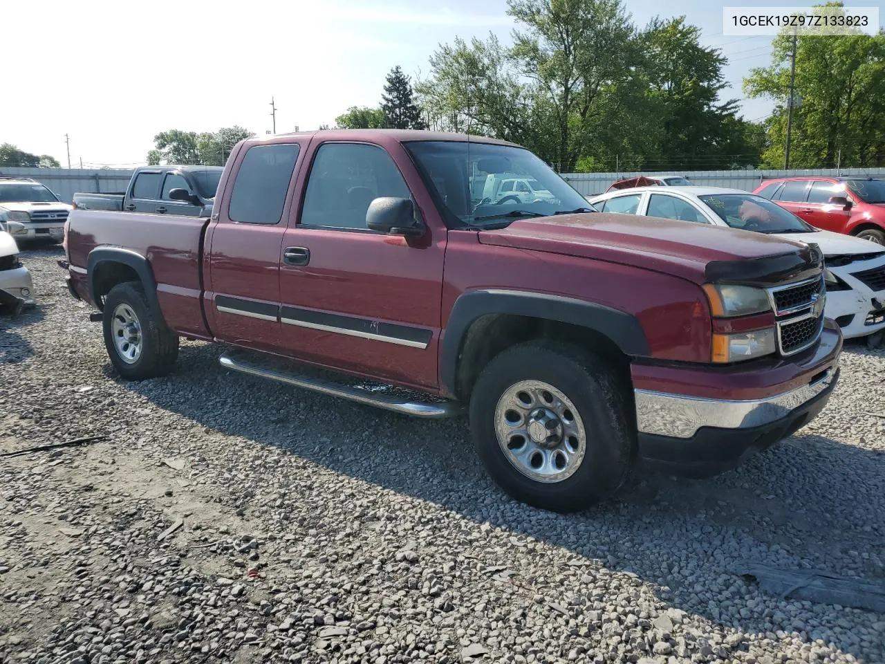 2007 Chevrolet Silverado K1500 Classic VIN: 1GCEK19Z97Z133823 Lot: 65445664