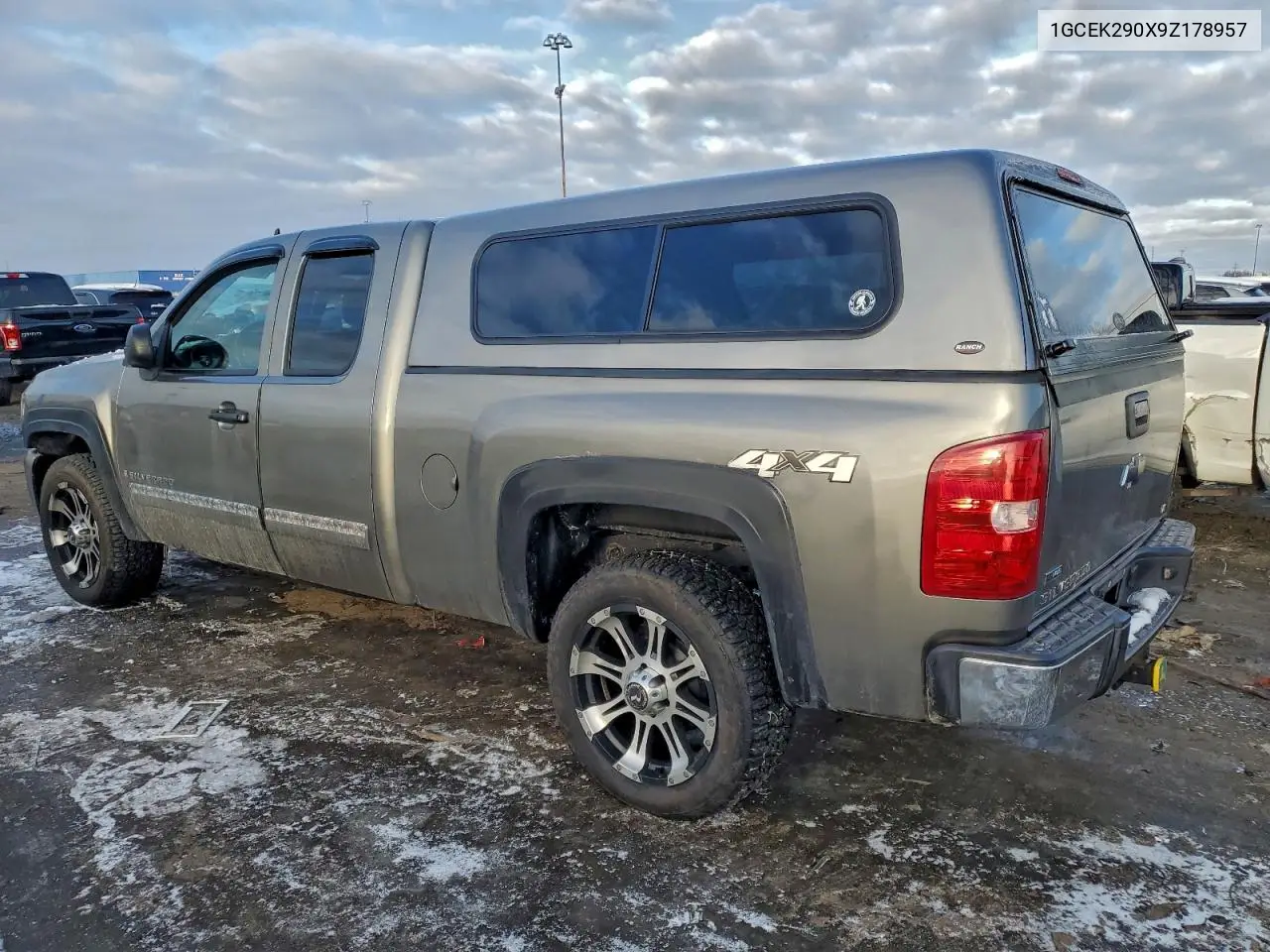 1GCEK290X9Z178957 2009 Chevrolet Silverado K1500 Lt