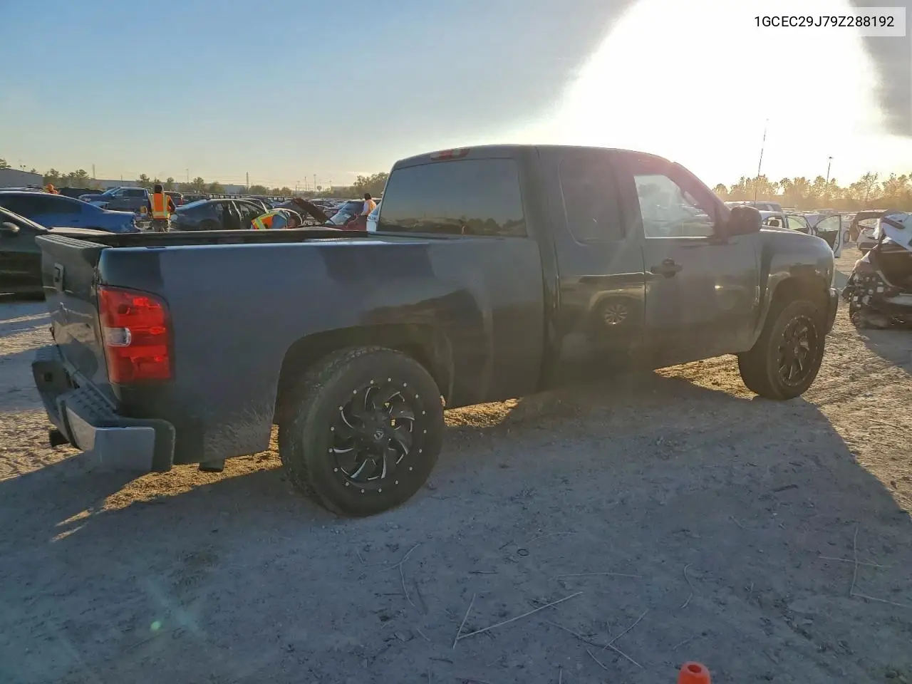 1GCEC29J79Z288192 2009 Chevrolet Silverado C1500 Lt
